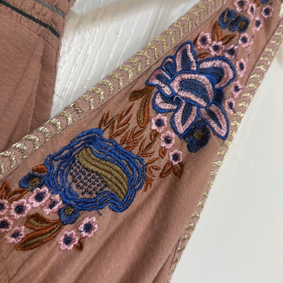 🌺Free people 🌺Embroidered Tan Sleeveless Top - Picture 6 of 17